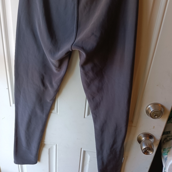 Black leggings with inside warmth lining elastic waist leggings size M/L - Picture 7 of 7